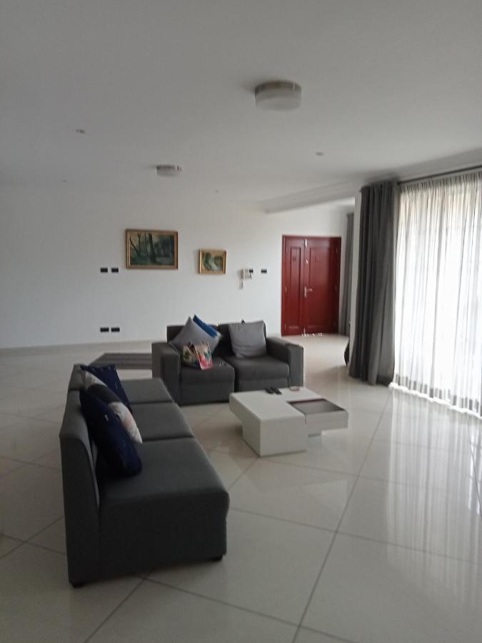 Tricia'S Place - One Family At A Time Apartment Accra Exterior foto